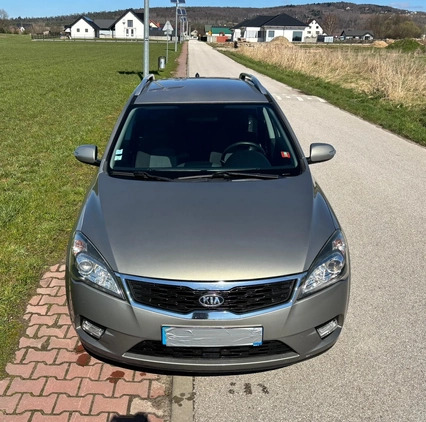 Kia Ceed cena 16900 przebieg: 247000, rok produkcji 2010 z Kielce małe 154